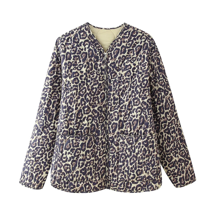 Women's quilted oversized puffer jacket with all-over leopard print, full zip and patch pockets Mune Fashion