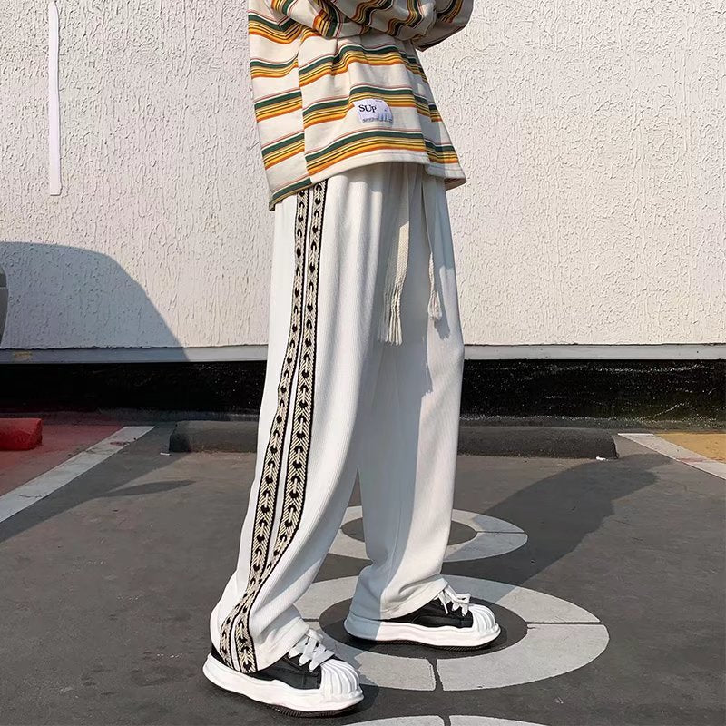 Women Loose-Fit Fleece Sweatpants with Contrasting Side Stripe Mune Fashion