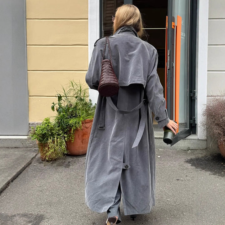 Women's Maxi Long Oversize Trench Coat made of soft velvet with shoulder patches and double-breasted button placket Mune Fashion