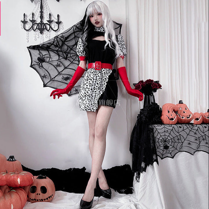Women's Seductive Halloween Costume with Leopard Print and Long Cape Mune Fashion