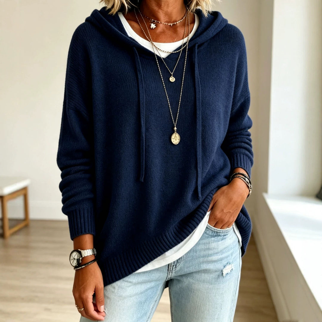Women's Oversized Hoodie made of soft fine knit with decorative V-neck Mune Fashion