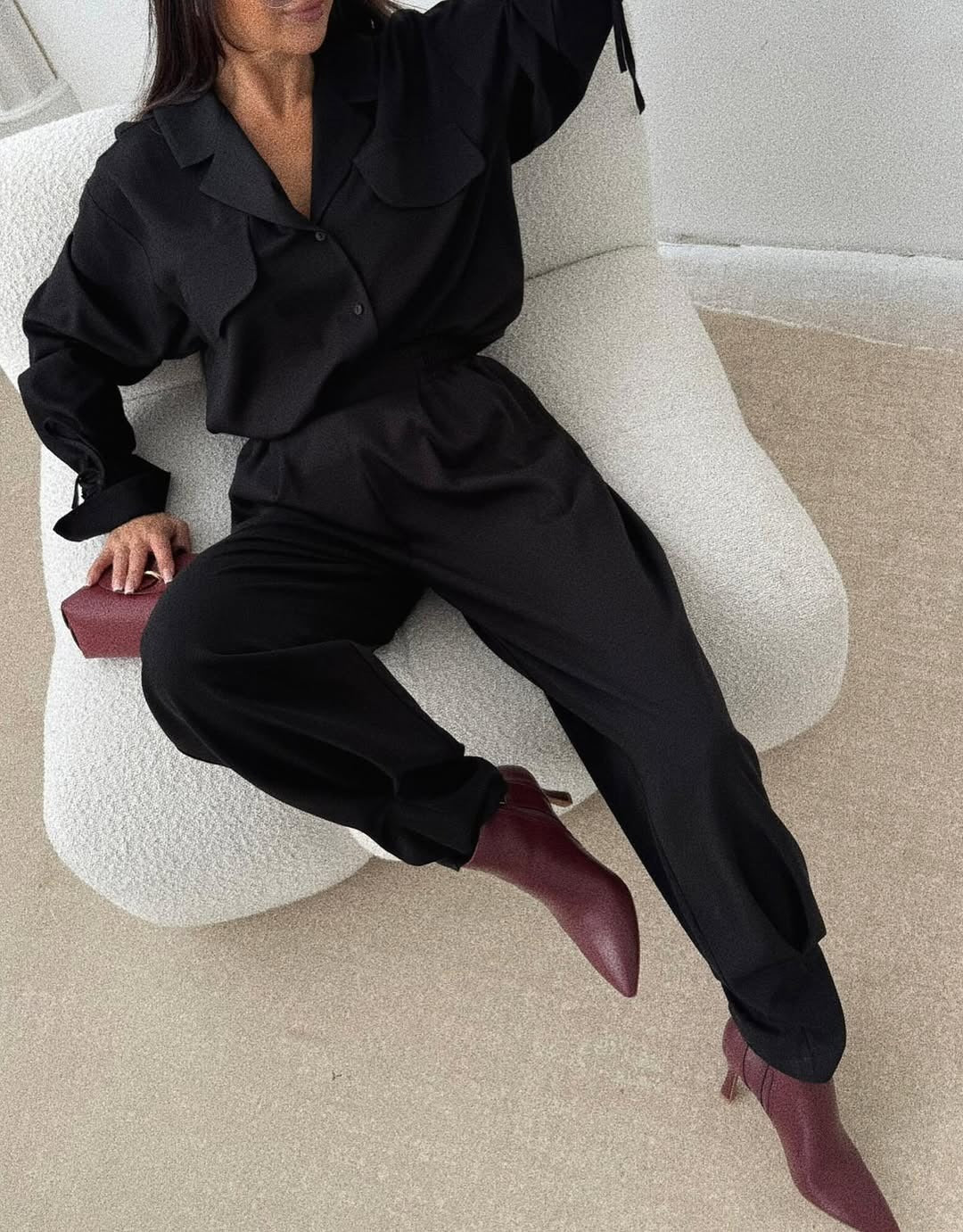 Women's Two-Piece Loungewear Set with Oversized Blouse, Patch Pockets, Drawstring Cuffs, and High-Waisted Jog Pants Mune Fashion