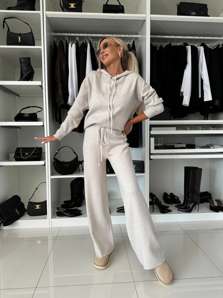 Women's luxurious fine knit loungewear set with hoodie, elastic comfortable waistband, and flowing wide-leg pant leg Mune Fashion