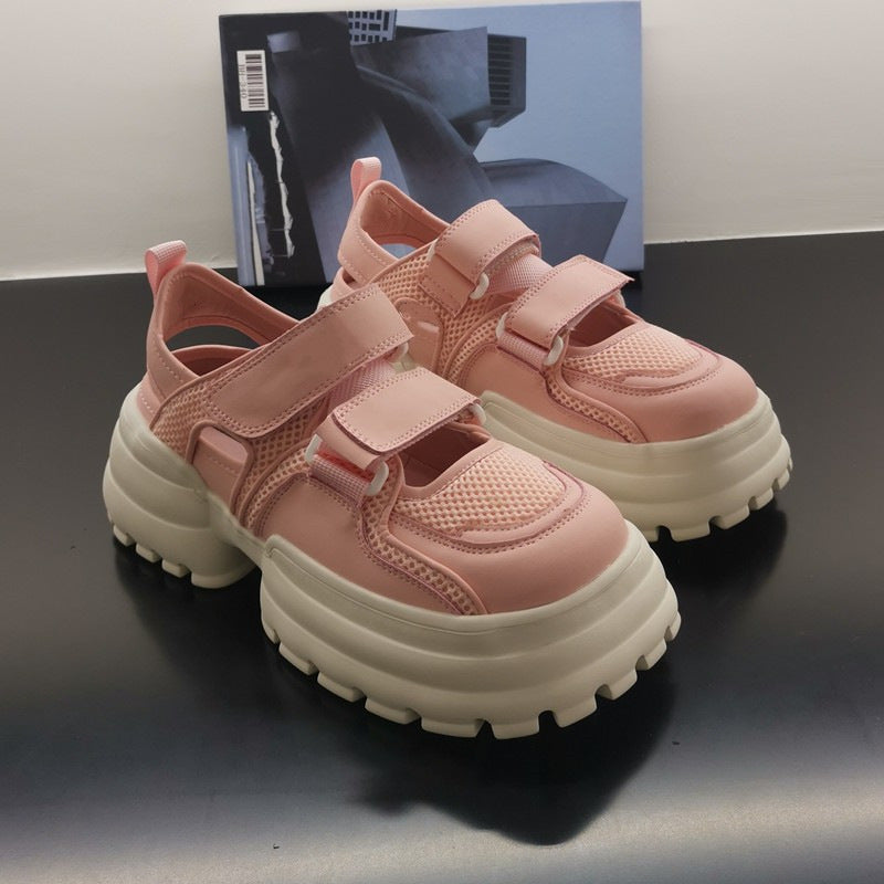 Ladies sporty sneakers with practical Velcro fastening and non-slip sole Mune Fashion