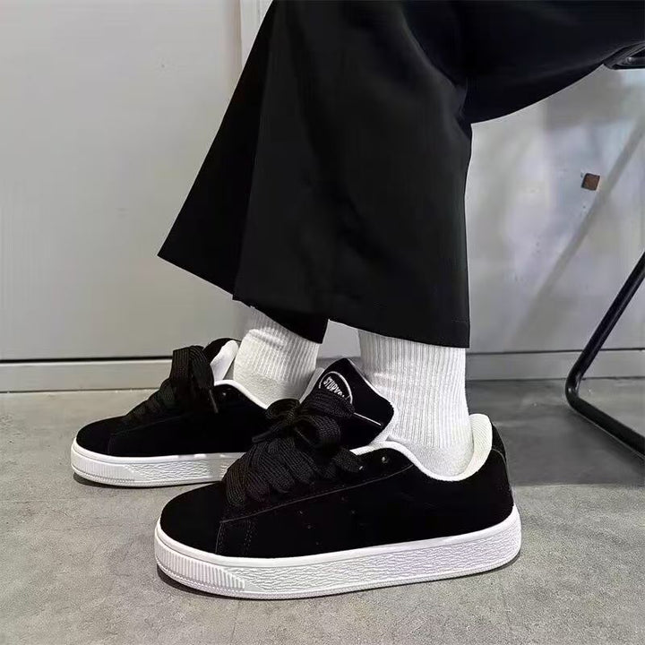 Women's sneakers made of soft suede with classic sole Mune Fashion