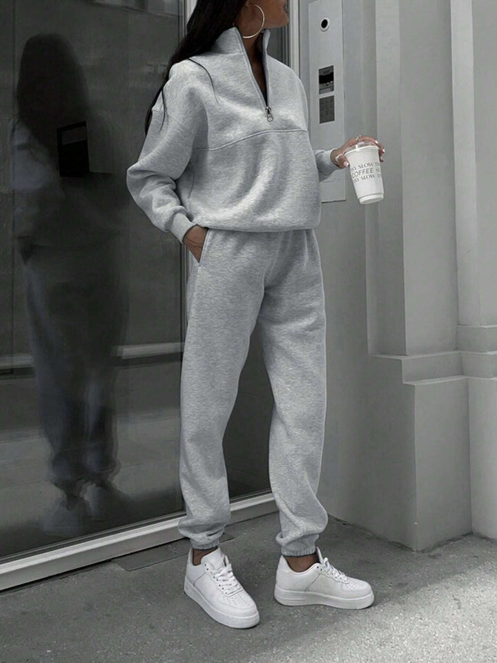 Women's Comfort Sweat Set with Half-Zip Stand-Up Collar and Relax Jogger Mune Fashion