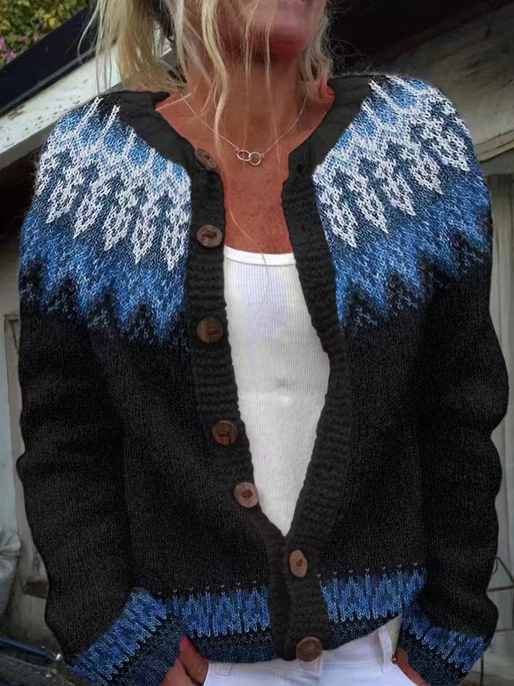 Women's patterned cardigan with round yoke, wooden buttons, and welt pockets Mune Fashion