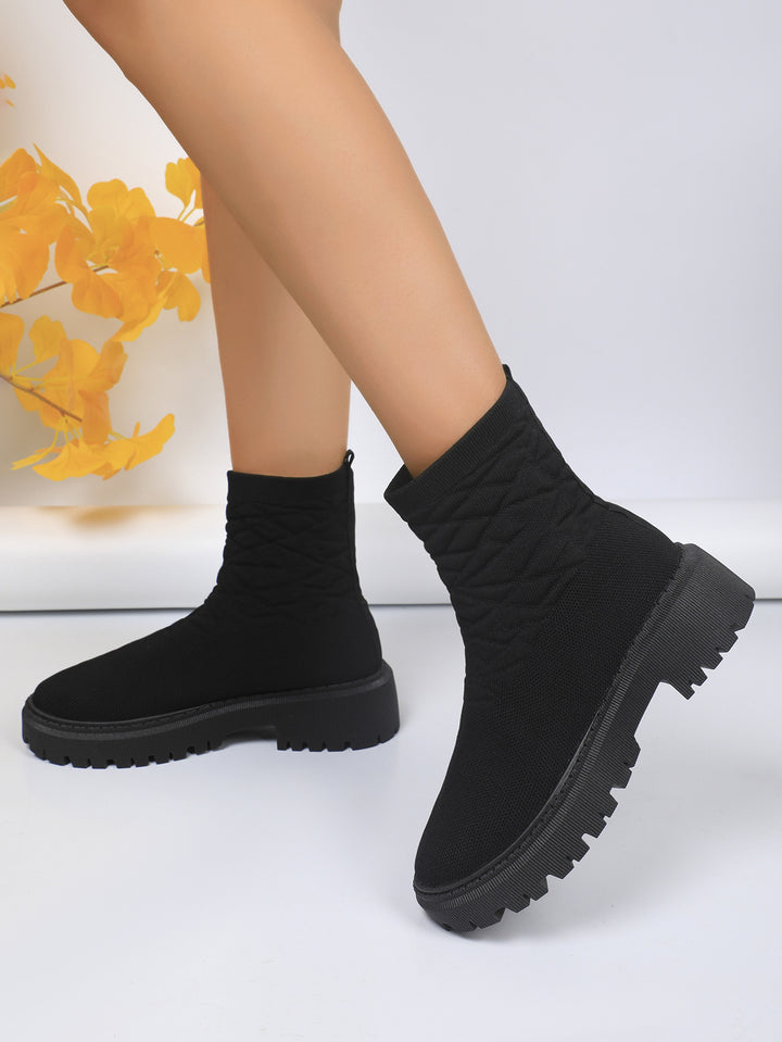 Women's knitted sock boots with geometric quilted look and chunky lug sole Mune Fashion