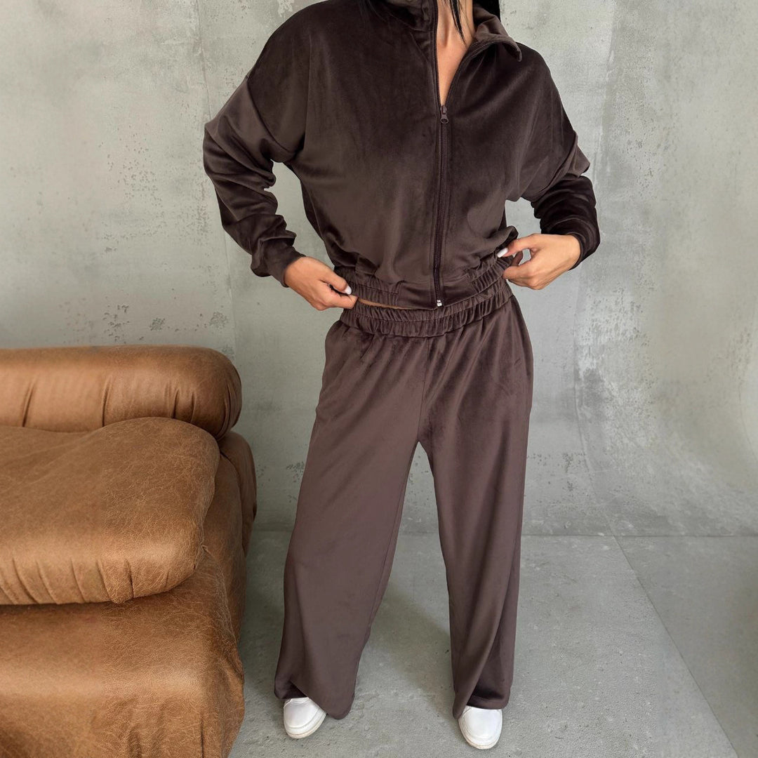 Women's Velvet Loungewear Set with Short Zipper and Gathered Waist Mune Fashion