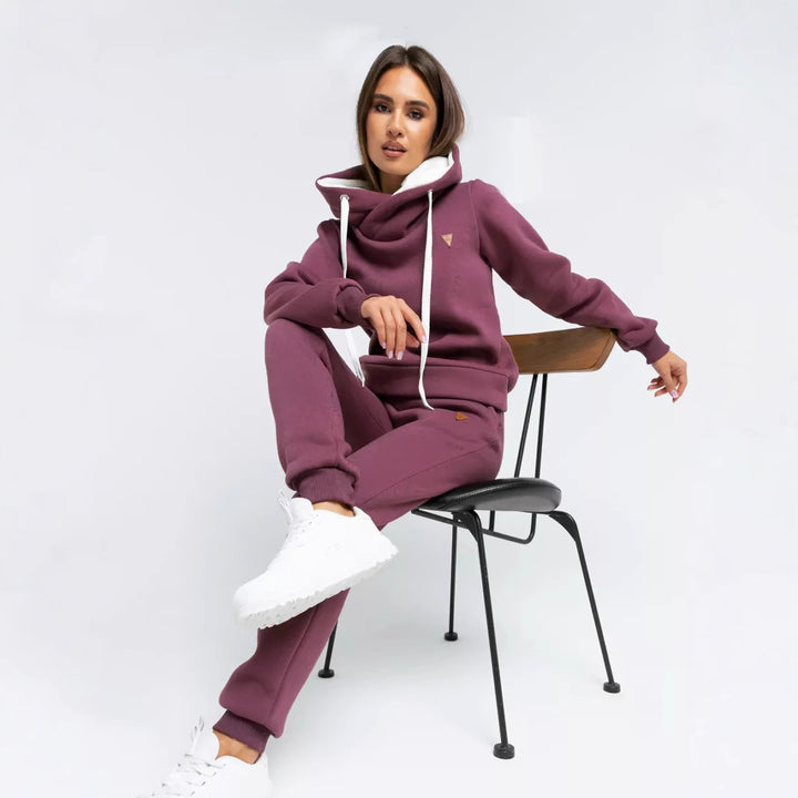 Women’s loungewear set with shawl collar hoodie and tailored joggers Mune Fashion