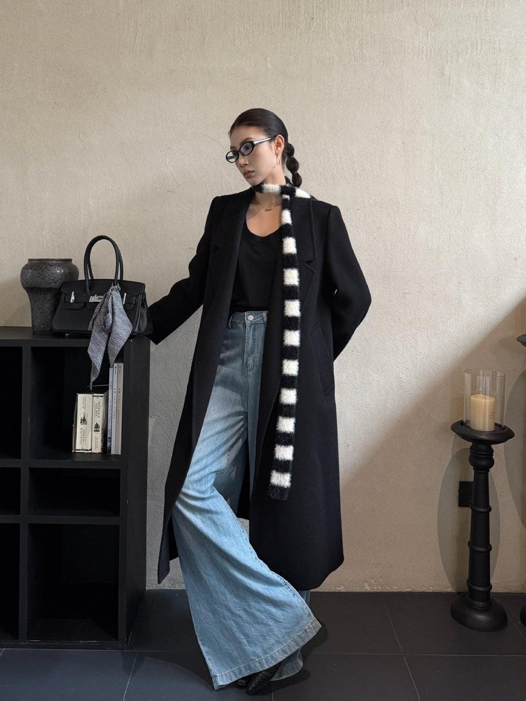 Women's Oversize Wool Coat with Structured Shoulder Section and Elegant Lapel Mune Fashion