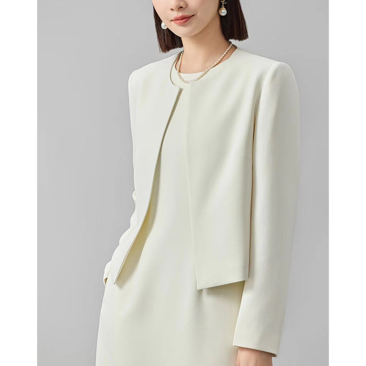 Women's Collarless Short Blazer with Concealed Front Placket and Slightly Tapered Silhouette Mune Fashion