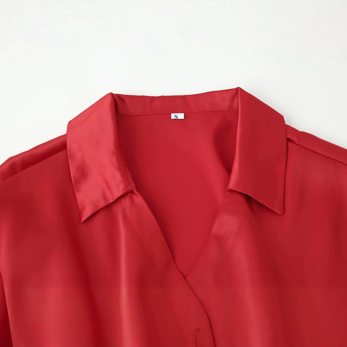 Women's blouse with waist belt, V-neck and long sleeves Mune Fashion