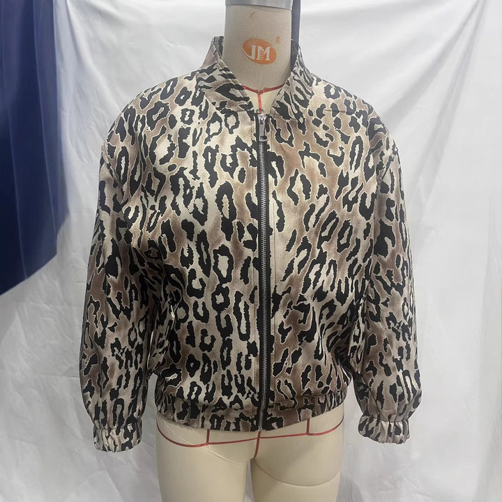 Ladies nan lightweight bomber jacket in leopard pattern with zipper and elastic cuffs Mune Fashion