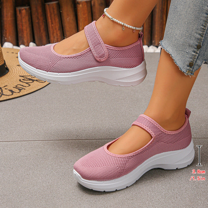Women's sporty slip-on sneakers with breathable mesh upper and elastic straps Mune Fashion