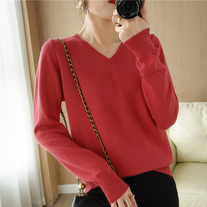 Women's Lightweight V-Neck Fine Knit Sweater made of Cashmere-Soft Cotton Blend with Elastic Ribbed Cuffs Mune Fashion