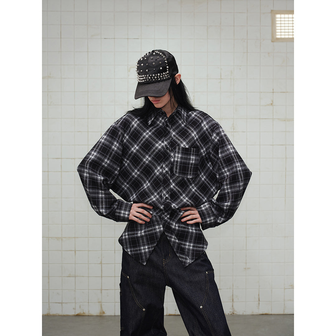 Unisex Checked Oversize Flannel Shirt Jacket in Layering Look with Rounded Hem and Chest Pocket Mune Fashion