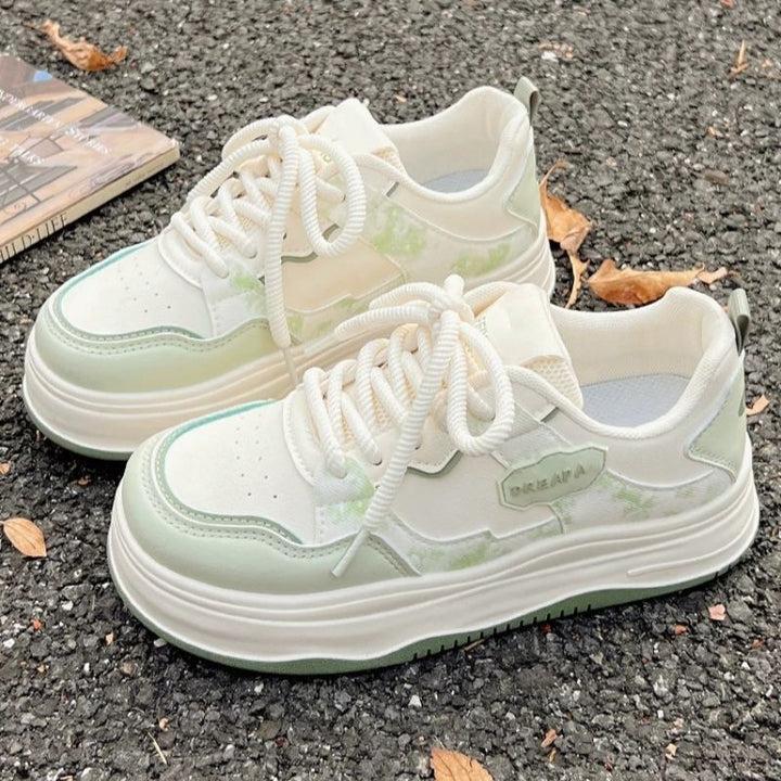 Women's Voluminous Platform Sneakers in Retro City Style with Subtle Marbling and Cushioned Wedge Sole Mune Fashion