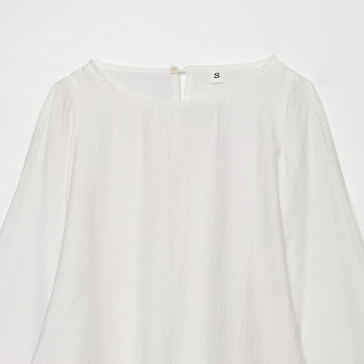 Women's oversized blouse with balloon sleeves, round neckline and soft viscose quality Mune Fashion