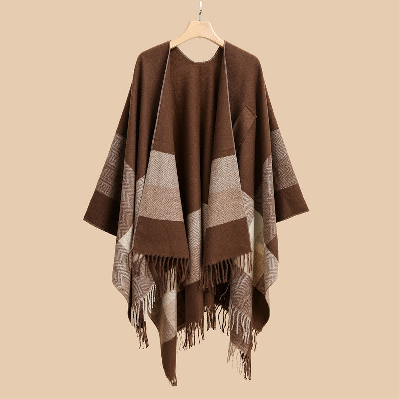 Women's cape poncho made of wool blend with sleeve slits, open front and fringe hem Mune Fashion