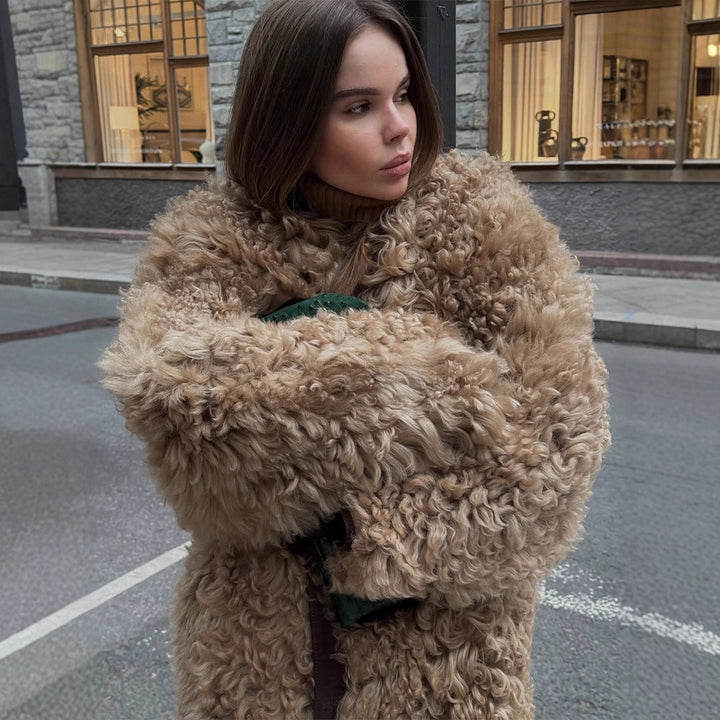 Women's short jacket made of curly teddy faux fur with oversized cut Mune Fashion