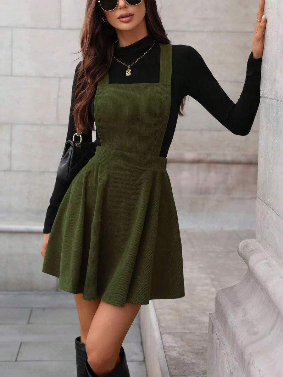 Ladies short flared dungaree dress made of corduroy with square bib Mune Fashion