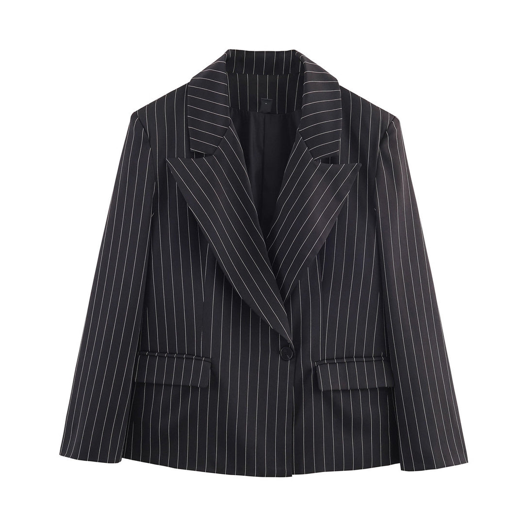 Ladies pinstriped blazer with wide lapels, single-button closure, and flap pockets Mune Fashion