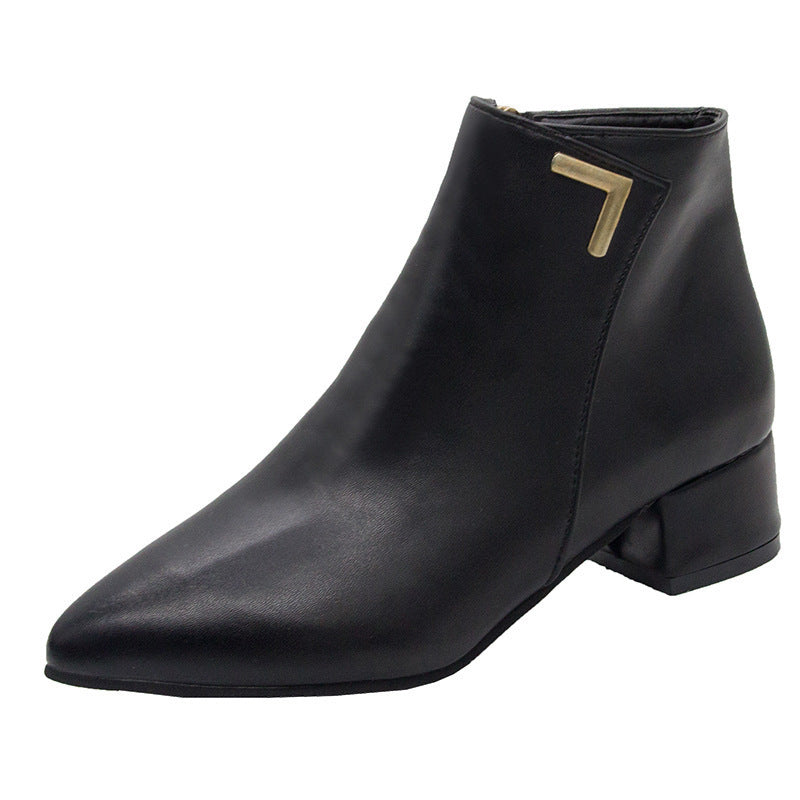 Ladies' pointed ankle boots in smooth leather look with subtle metal corner appliqué and padded insole Mune Fashion