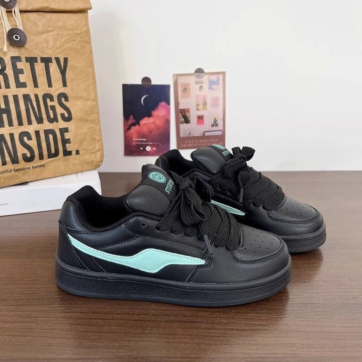 Women's sneakers in sporty vintage style with padded insole Mune Fashion