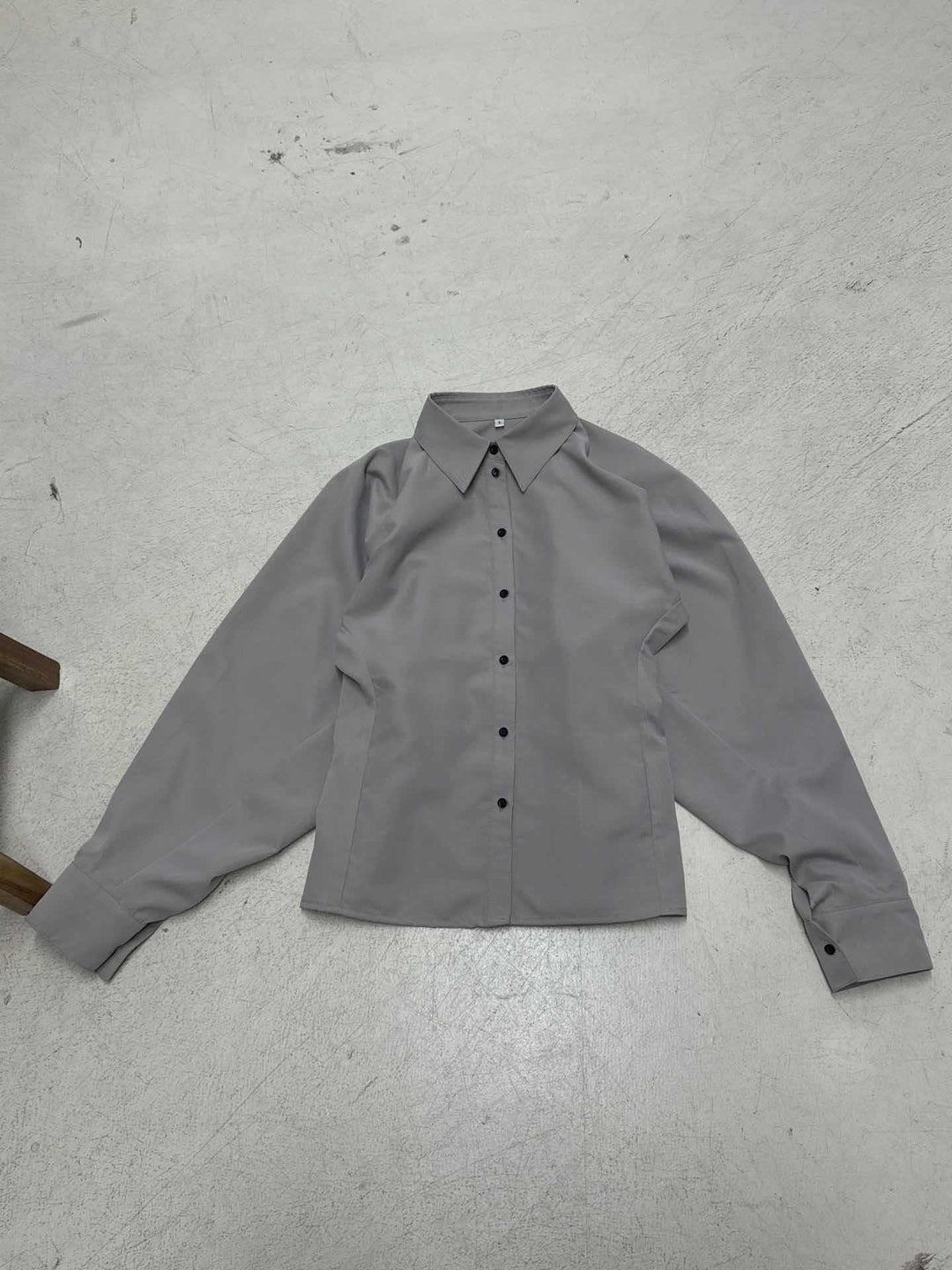 Women's tailored shirt blouse with boxy balloon sleeves and pointed collar Mune Fashion