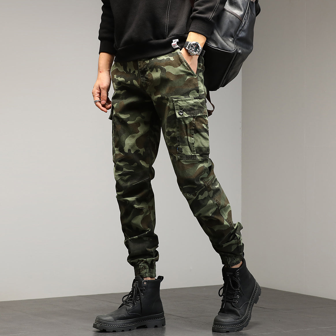 Herren Konisch geschnittene Utility-Cargohose im Camouflage-Joggerstil mit elastischem Bund und gerippten Bündchen Mune Fashion
