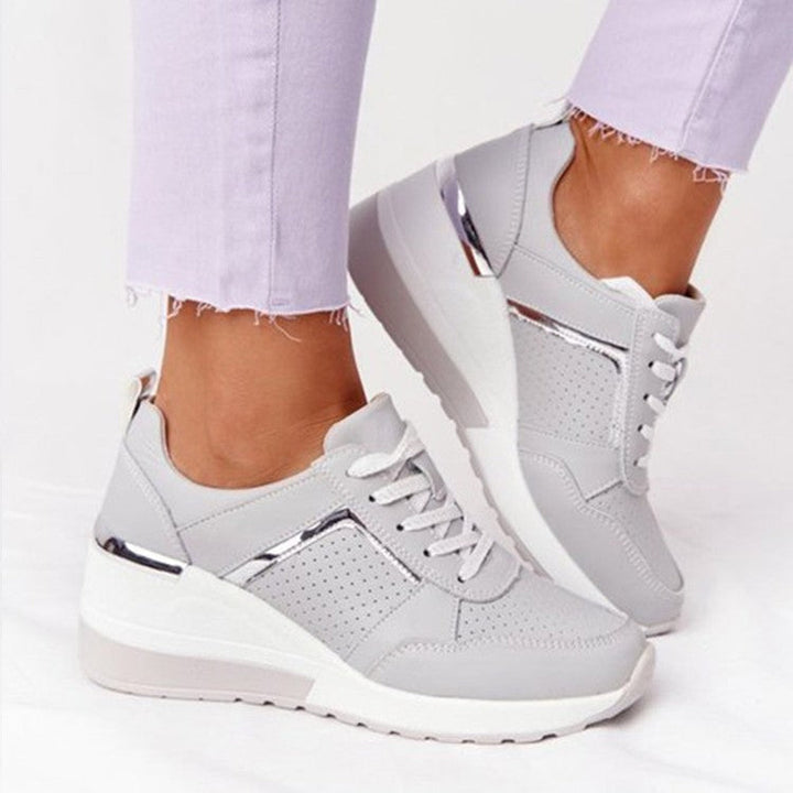 Women's breathable sneakers with perforated details and comfortable insole Mune Fashion
