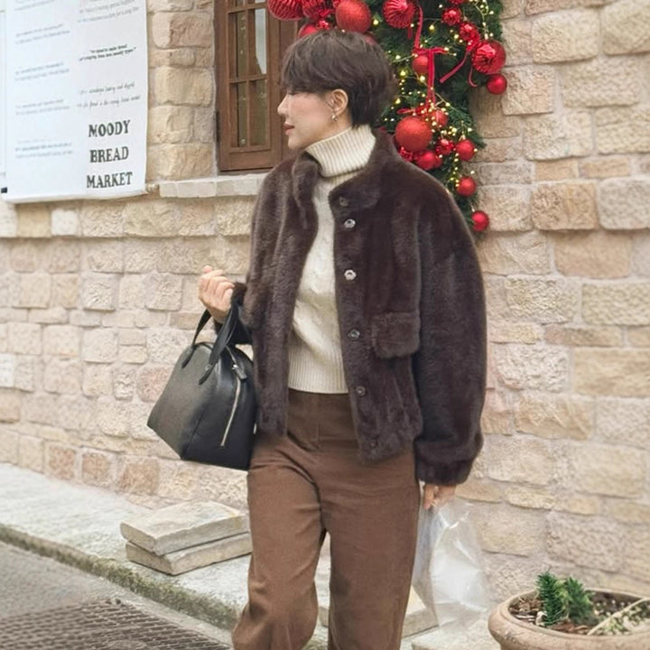 Women’s short jacket in teddy faux fur with boxy silhouette and patch pocket Mune Fashion
