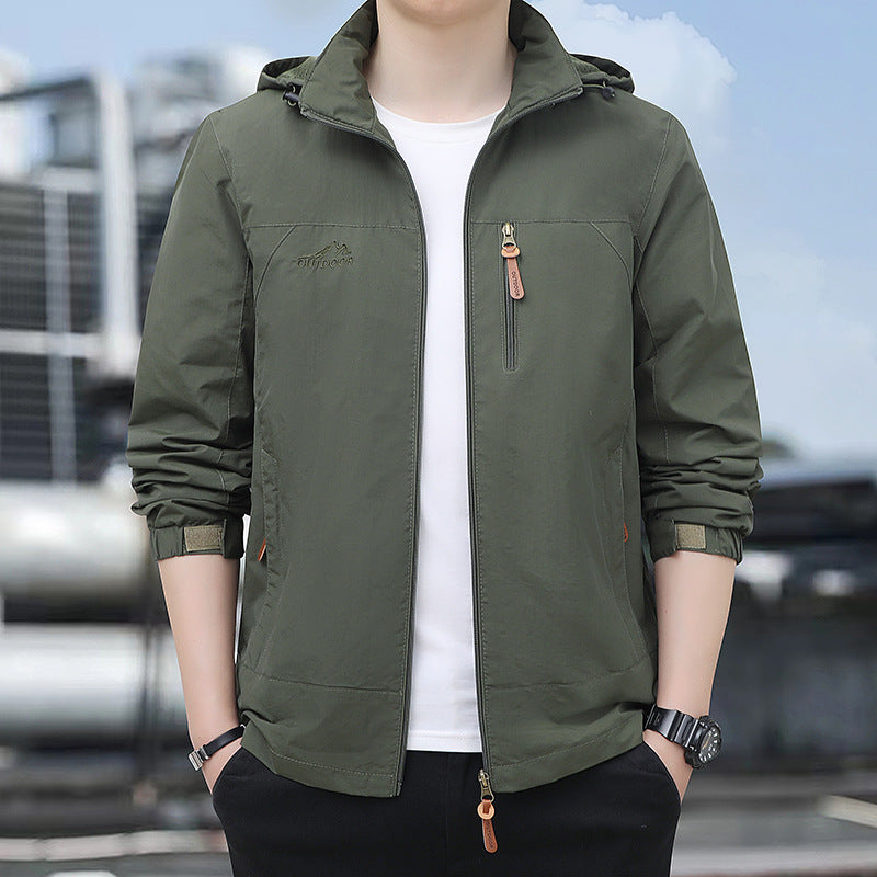 Men's lightweight hooded windbreaker with chest zipper and breathable functional fabric Mune Fashion