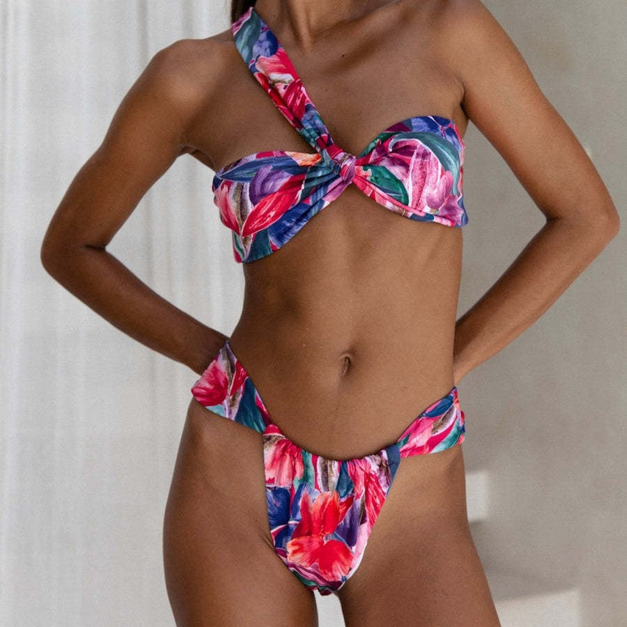 Women's bandeau bikini with asymmetrical straps and fashionable wrap details Mune Fashion