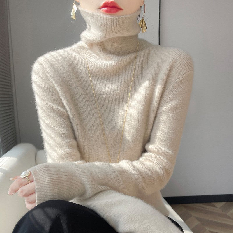 Women's short-cut turtleneck sweater made of soft cashmere blend with slim silhouette Mune Fashion