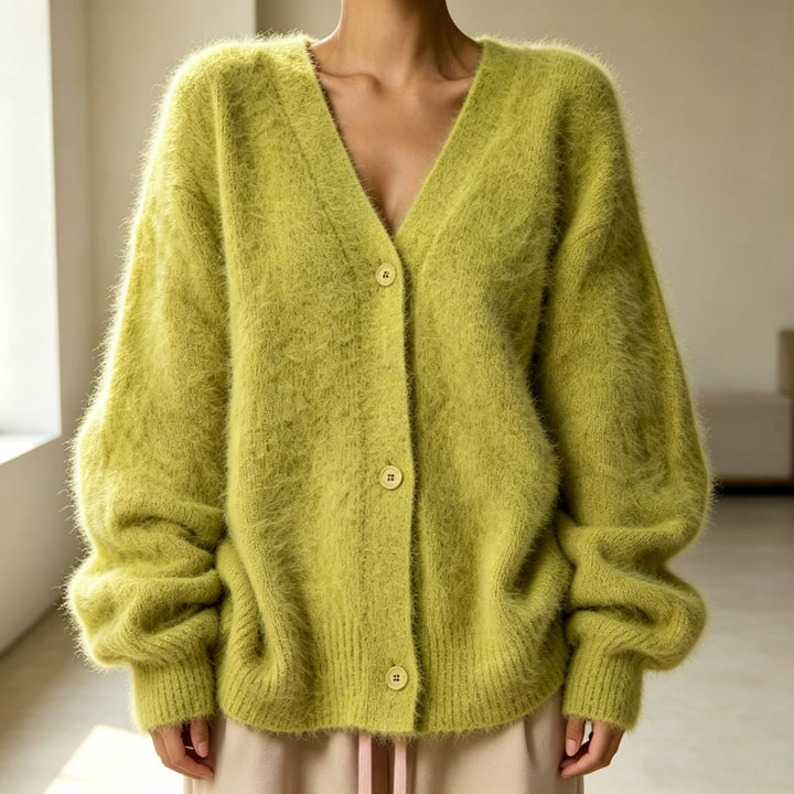Women's Cozy Oversized Cardigan made of Teddy Knit with Deep V-Neck Mune Fashion