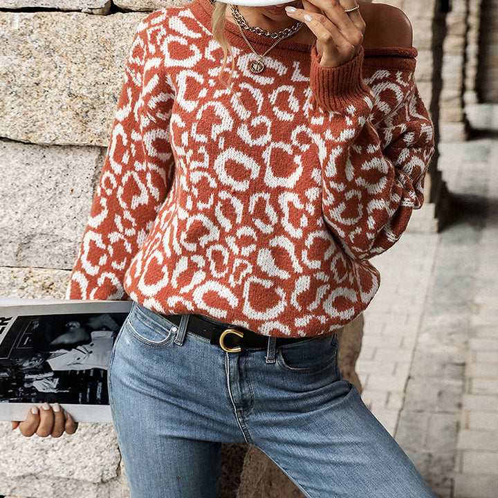 Women's Oversize Fine Knit Sweater with Off-Shoulder and Animal Jacquard Mune Fashion