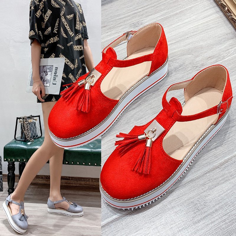 Women T-Strap Platform Sandal made of suede imitation with tassel appliqué and adjustable heel strap Mune Fashion