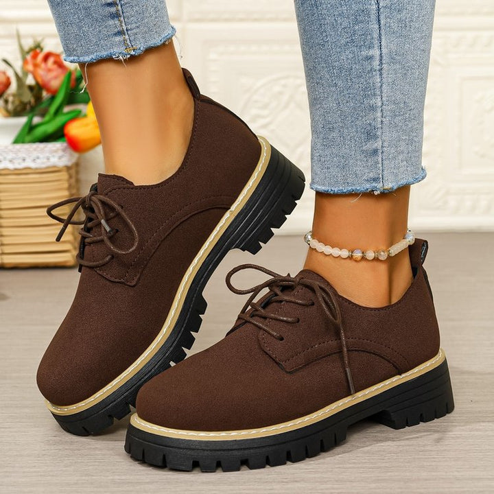 Ladies' platform lace-up shoes in Oxford style with velvet look and profiled rubber sole Mune Fashion