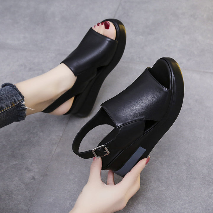 Ladies' platform slide with crossed leather-look straps and ergonomic footbed Mune Fashion