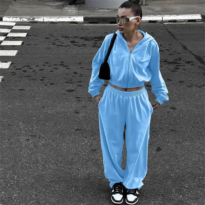 Women's Cropped Velvet Training Set with Short Zipper Hoodie and Flowing Palazzo Jogging Pants Mune Fashion