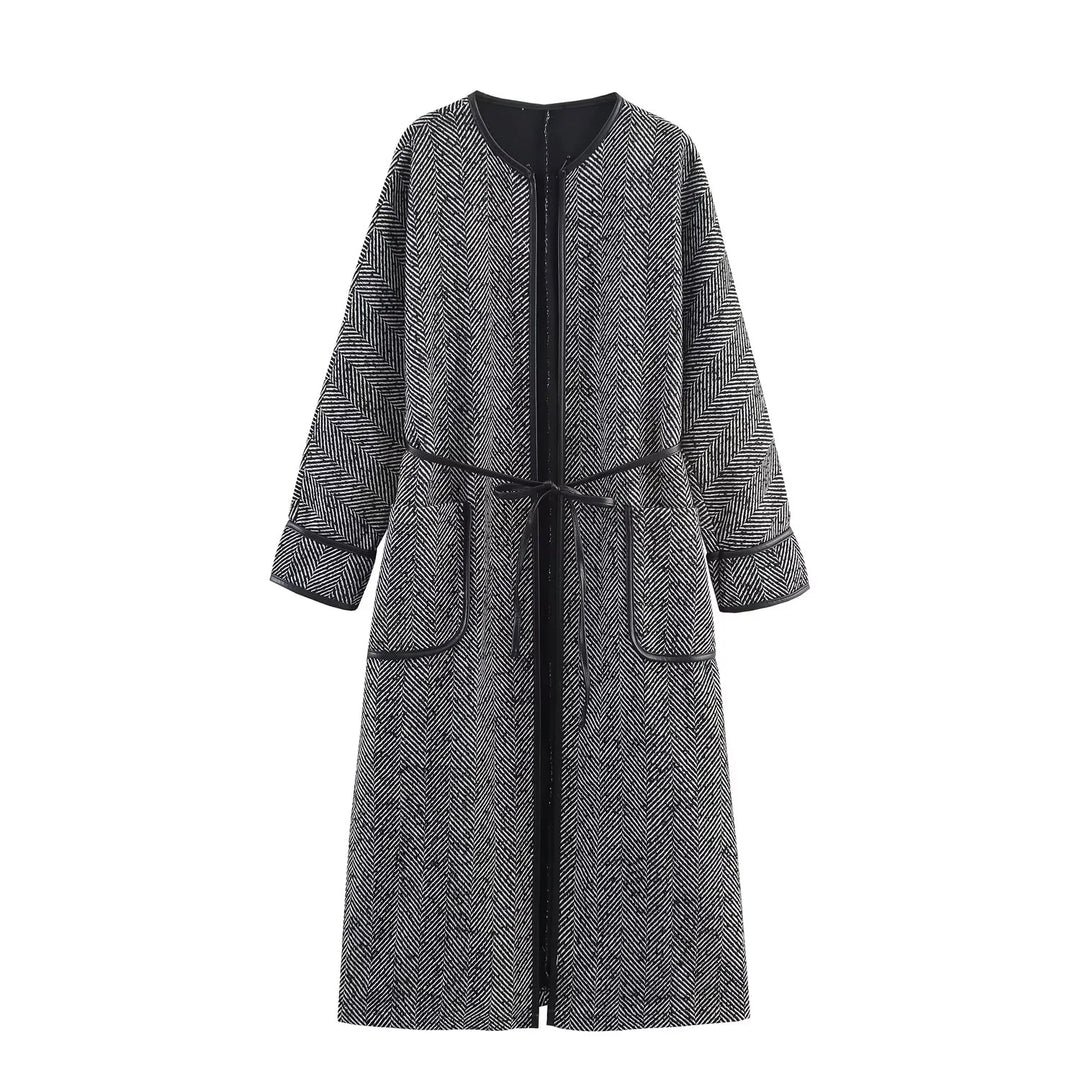 Women crochet longer coat with herringbone structure, drawstring waist belt and patch pockets Mune Fashion