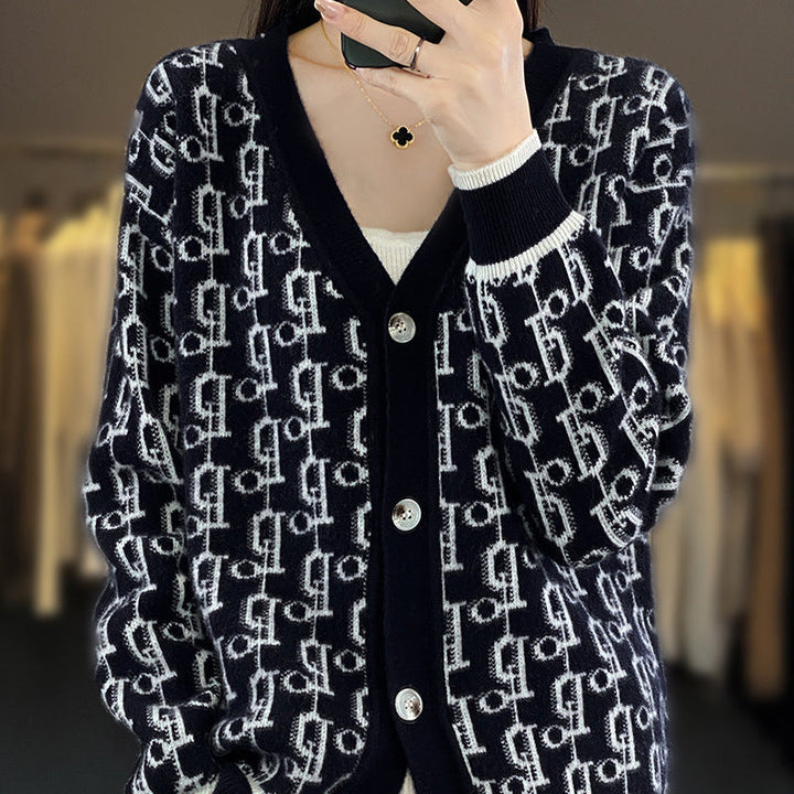 Women's Patterned Jacquard Knitted Cardigan with V-Neck and Pearl Buttons Mune Fashion