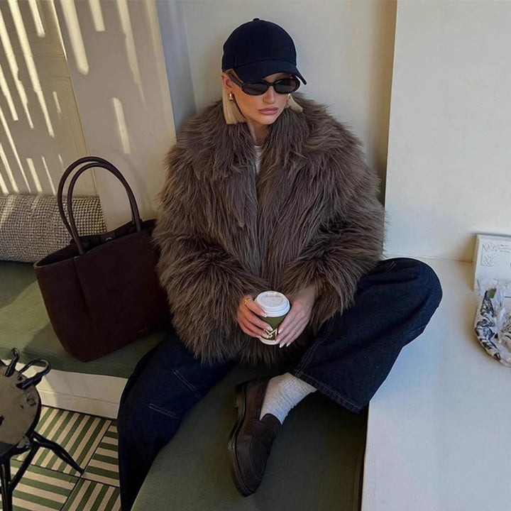 Women's Oversized Short Jacket made of Synthetic Fur in Shaggy Look with Voluminous Shawl Collar Mune Fashion