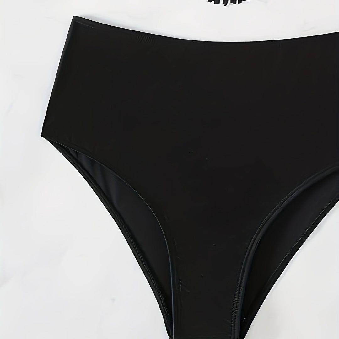 Women's bikini set with fringed top and high-waisted bottom Mune Fashion