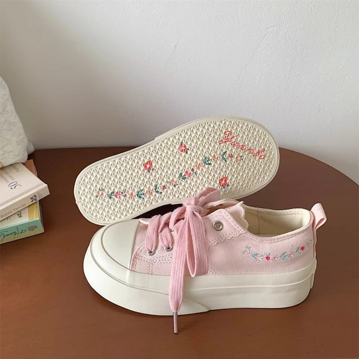 Women's Platform Sneakers with Floral Applications and Durable Upper Material Mune Fashion