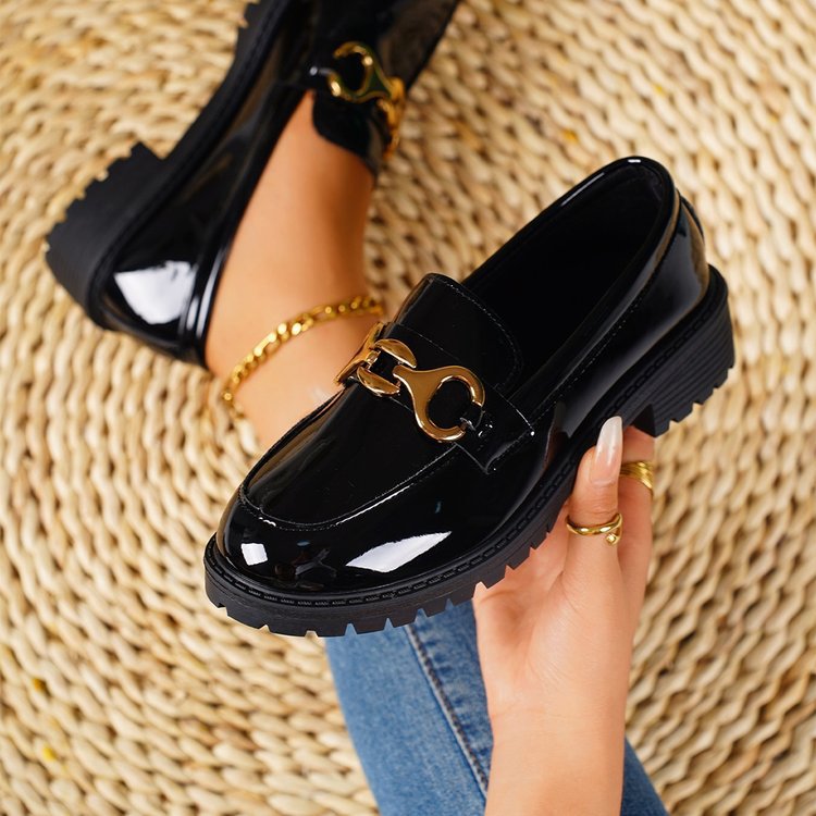 Women’s elegant patent plateau loafers with decorative bow and profiled rubber sole Mune Fashion