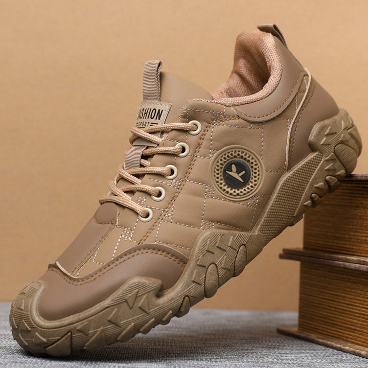 Men's robust outdoor sneaker with profile trail sole and quilted upper material look Mune Fashion