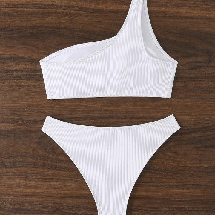 Women's Triangle Bikini with Asymmetric Cut and Refined Rib Design Mune Fashion